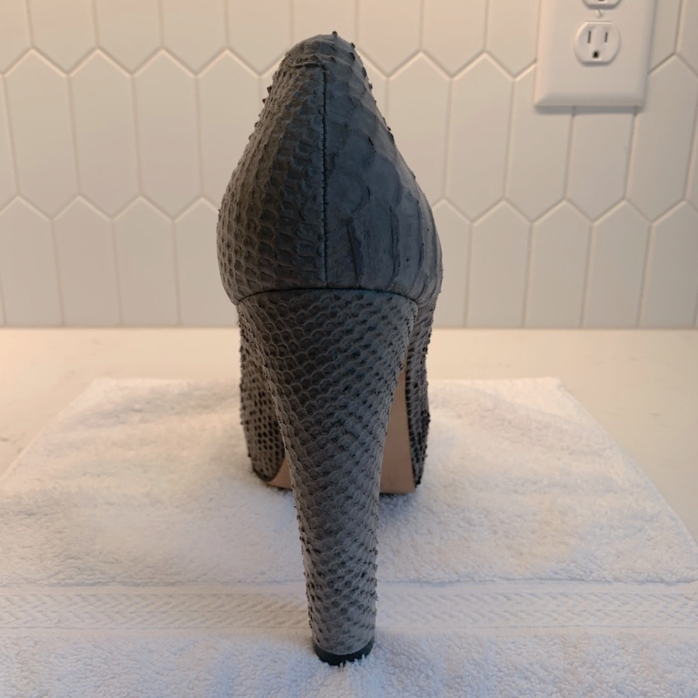 Pour La Victoire Irina II Platform Pumps. Gray Embossed Snakeskin. Size 10. EUC. - Picture 7 of 14